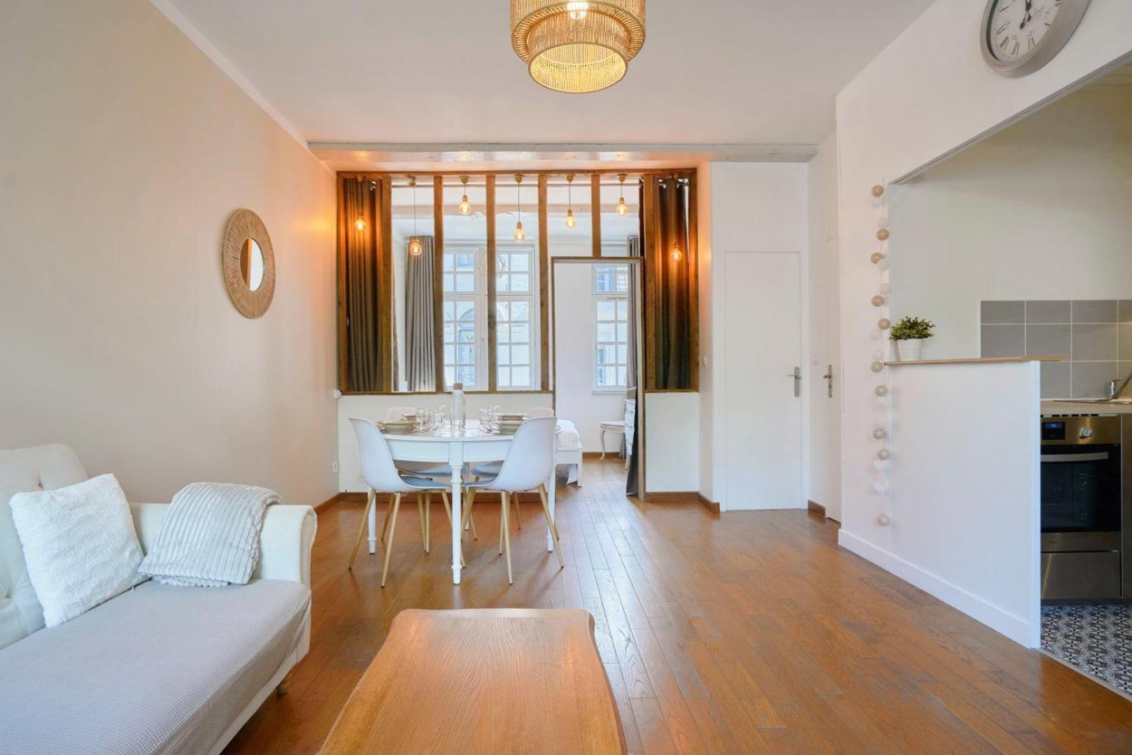 Charming 2 Bedroom With Terrace Rijsel